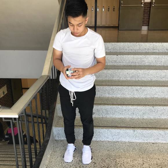 Meet your Posher, Robert - Picture 1 of 1